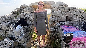 Brille Risky Public Masturbation On Some Ancient Ruins While On Vacation
