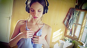 Adult Stars Up Close - PlayboyTV