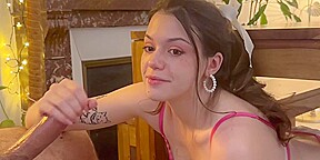 son regard de pipeuse et sa bouche delicate