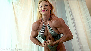 Cindy Reyes In Full Body Hard Sexy Flex