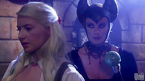 Pornstars Anikka Albrite And Stormy Daniels - Stormy Daniels Vintage Retro Lesbian Cosplay Sex