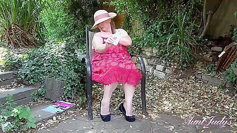 Chubby Gilf Outdoor Erotic Solo