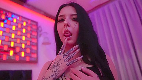 Puta Latina Argentina Petite Caliente Tatuada Mamando Y Ccojiendo Con Polla Gigante