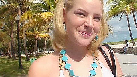 Girl Loves The Beach And Sucking Some Big Dick