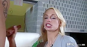Petite Blonde - HotGold