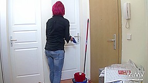 Girlfriend gets messy instead of clean - MMVfilms