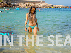Sexy In The Sea - RealBikiniGirls