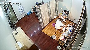 Hackers use the camera to remote monitoring of a lover's home life.615