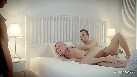 Apolonia Lapiedra Ni – Sensual Threesome Sex In A Lazy Afternoon